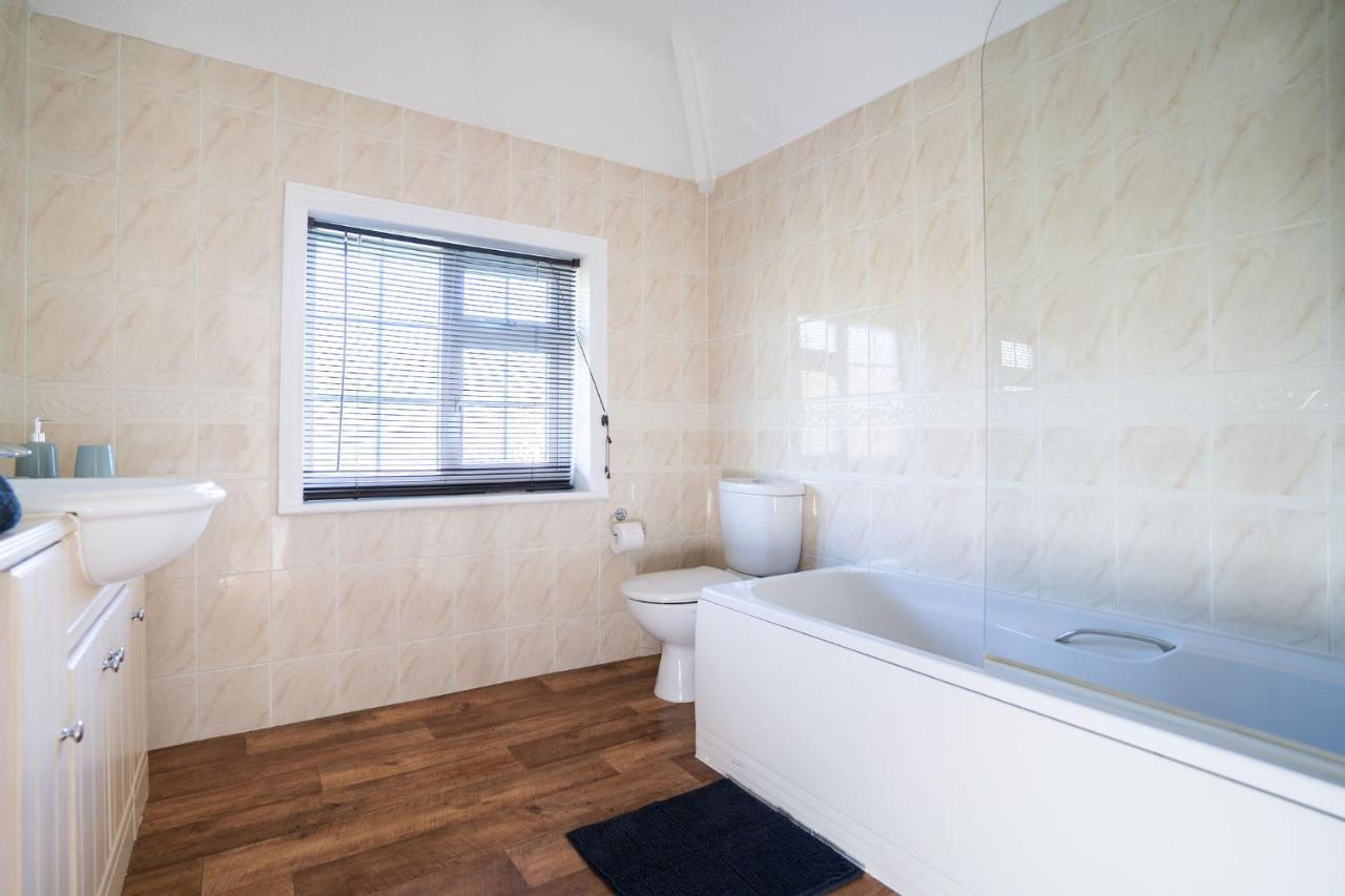 Beautiful Detached Home In Quaint Village Setting Wetherby Exterior photo